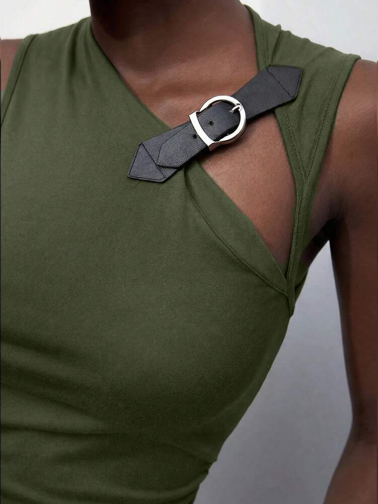 SHEIN Maija PUレザーデコレーション フィッテッド スリーブレストップ、春夏初秋、独立記念日、卒業シーズンなど、様々なシーンで活躍するアーバンシックなカジュアルウェア