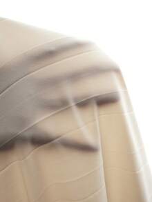 MaterniChic Bộ 2 món dành cho bà bầu: Áo tank top ngắn cổ chữ V sâu và chân váy midi cạp chun điều chỉnh được. - Màu be - Xem 8