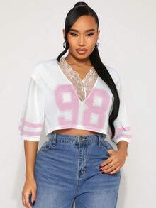 SHEIN SXY T-shirt décontracté de style streetwear pour le printemps/été, t-shirt court en maille avec imprimé numérique jaune-vert, patchwork en dentelle. Top de jersey de sport, convient pour regarder des matchs, la Saint-Patrick, une tenue polyvalente. - Rose bonbon - Voir 4