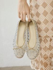 MOTF PREMIUM 女士新款欧美时尚网面水钻蝴蝶结小方头平底鞋，百搭舒适轻便，简约芭蕾舞鞋，优雅仙气风格 - 米色 - 查看 2