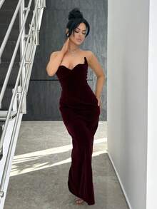 Vassilux Robe longue bustier en velours bordeaux pour femmes - Rouge foncé - Voir 6