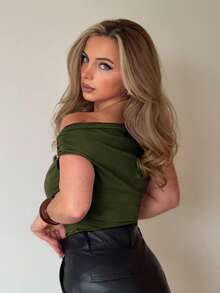 Jeta Ari Military Green Off Shoulder Knit T-Shirt, Summer - Army Green - View 2