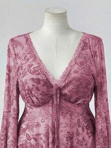 Sunspun Plus Size V-Neck Floral Lace Patchwork Flare Sleeve Top - Baby Pink - View 3