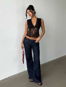 Aloruh 女士夏季新款黑色优雅性感浪漫时尚现代婚礼宾客派对蕾丝半透明露背双肩带V领T恤 - 黑色 - 查看 8