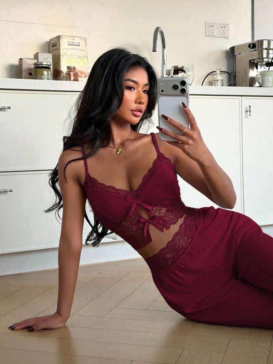 ZzzCrew 两件套女士睡衣套装，休闲蕾丝吊带背心和裤子，蝴蝶结装饰，夏季睡衣套装 - 酒紅色 - 查看 1