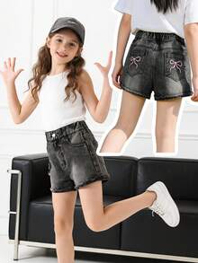 Sparklyn 少女Y2K复古水洗灰黑色牛仔短裤，宽松直筒版型，面料柔软舒适，休闲时尚的蝴蝶刺绣口袋设计，适合夏季度假穿着。 - 黑色 - 查看 10