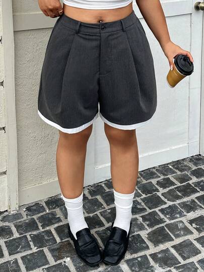 Dazy Plus Shorts capri droits pour femmes grandes tailles, patchwork avec bordure contrastée, idéal pour les déplacements en été