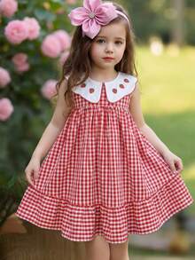 SHEIN Vestido informal sin mangas con cuello Peter Pan de color contrastante y estampado de fresas para niña - Rojo - Ver 3