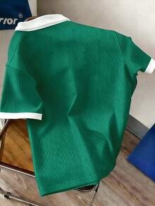 Manfinity Joysei Camisa polo de manga corta casual y versátil con rayas y estampado de letras para hombres - Verde Oscuro - Ver 2