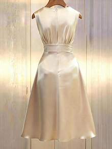Franclia Women's Solid Color Deep V-Neck Ruched Waist Elegant Short Dress, Suitable For Dates And Parties - Champagne - View 2