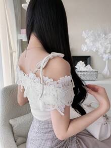 FRIFUL 女款對比蕾絲露肩修身時尚短袖T恤 夏季露肩上衣 外出穿搭上衣 - 白色 - 查看 2