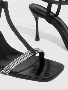 CUCCOO SZL Zapatos de tacón alto de punta cuadrada para mujer, con cadena de cristales y correa de tobillo sexy y de moda, adecuados para vestir, fiesta y discoteca - Negro - Ver 6