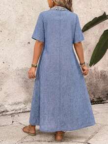 SHEIN Plus Size Loose Denim Floral Pocket Dress - Blue - View 2