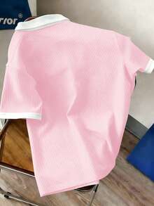 Manfinity Joysei Camisa polo de manga corta casual y versátil con rayas y estampado de letras para hombres - Rosa - Ver 2