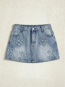 Sweetra Plus Size Fashionable Embroidered Casual Denim Shorts - Light Wash - View 5
