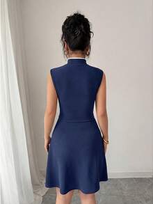 Rafferiza 女士撞色镂空撞色优雅旗袍领无袖连衣裙 - 藏蓝色 - 查看 2