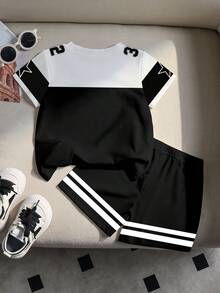1 Set Estilo deportivo casual para niños pequeños con camiseta de manga corta de cuello redondo con bloque de color y estampado numérico 32 y letra, y pantalones cortos a juego, adecuado para primavera/verano, actividades al aire libre, deportes, uso escolar - Multicolor - Ver 2