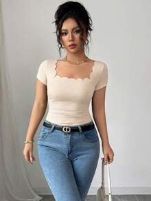 Selianne Nueva camiseta de mujer de manga corta con cuello cuadrado, dobladillo ondulado negro y fruncido lateral, versátil para el verano - Albaricoque - Ver 7