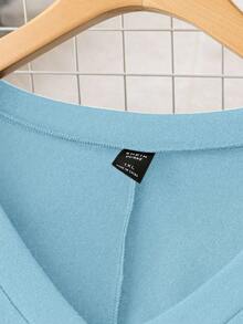 SHEIN CURVE+ Đầm thun dệt kim dáng rộng, cổ chữ V, tối giản, cỡ lớn, kiểu dáng thường ngày. - Màu xanh nhạt - Xem 4