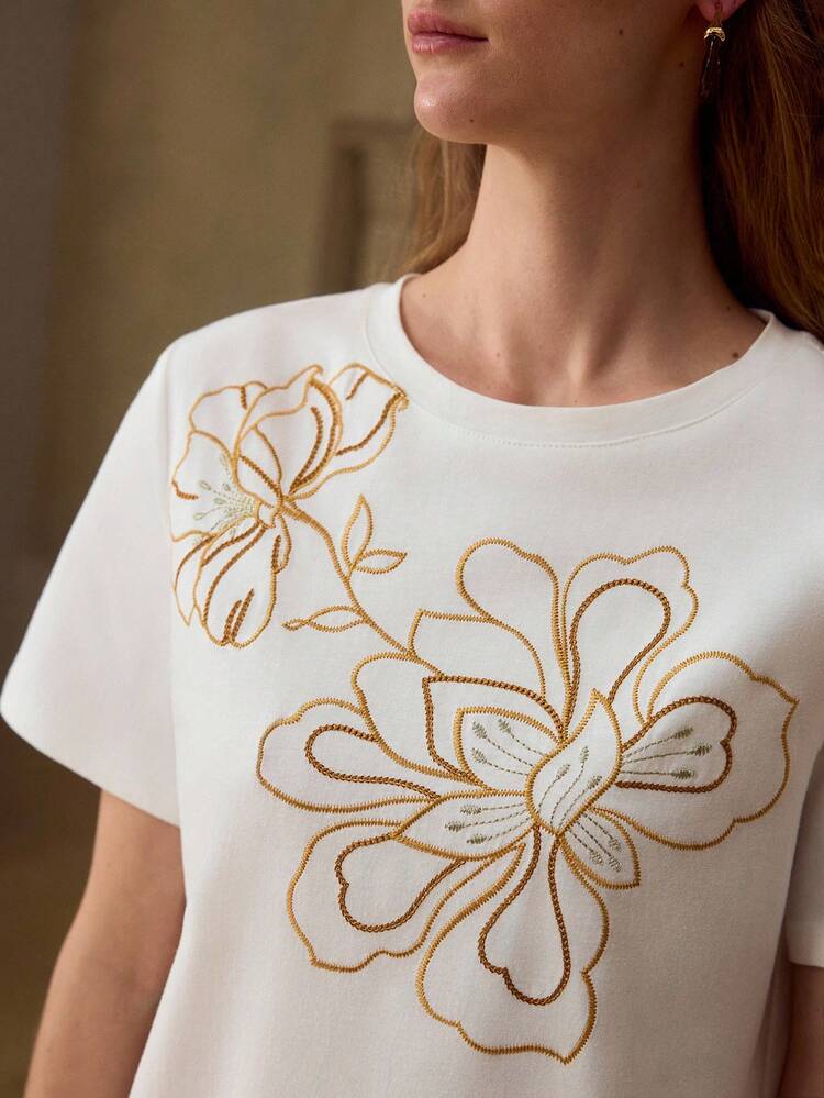 WOMEN'S EMBROIDERY FLORAL PATTERN ELEGANT ALL-MATCH VERSATILE SUMMER T-SHIRT