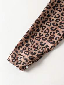 Áo sơ mi dài tay cổ đứng in hình nhân vật hoạt hình và chữ cái dành cho bé gái, thích hợp cho đi chơi, đi học và đi làm. - màu nâu - Xem 6