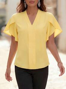 SHEIN Clasi 女士纯色V领短袖衬衫，优雅百搭，适合春夏通勤 - 淡黃色 - 查看 4