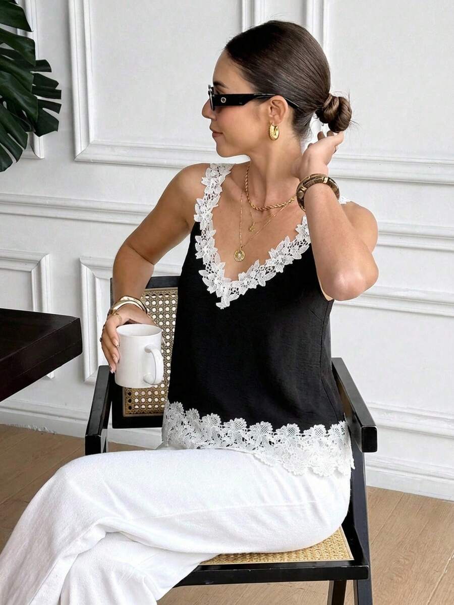 SHEIN Frenchy Women's Elegant Black And White Summer Contrast Lace Camisole Top, French Loose Top, Lace Trim Casual Top For Brunch, Beach Vacations - Black and White - View 1