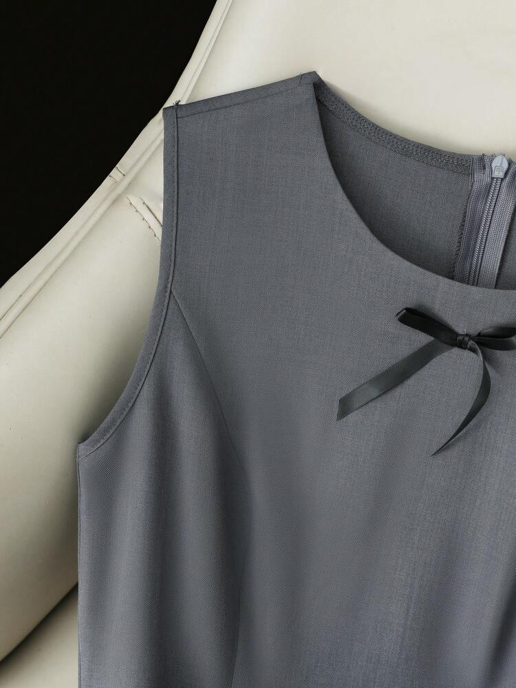 GlowEve Abito corto da donna a tinta unita grigio, senza maniche, con collo rotondo e orlo plissettato - Grigio - Visualizzare 3