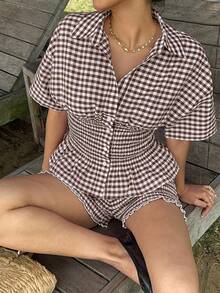 MainGRL 两件套休闲套装，包括格子衬衫领上衣和配套松紧腰短裤，棕色格子两件套，女士短袖两件套服装 - 棕色 - 查看 4