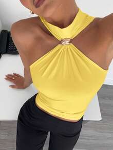 Siren Gaze 女士无袖立领金属装饰上衣，通勤及度假休闲衬衫 - 芥末黃 - 查看 6