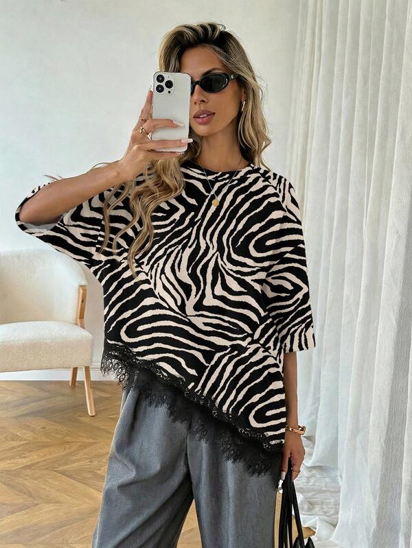 SHEIN LUNE Women's Casual Solid Color Animal Print Asymmetric Hem Lace Patchwork T-Shirt, Versatile Daily Wear, Spring/Summer Leisure Top, Suitable For Vacation, Summer, Spring, Spring Break And Various Occasions, Including Beach Dress, Casual Shirt, Outerwear And Summer Top.
