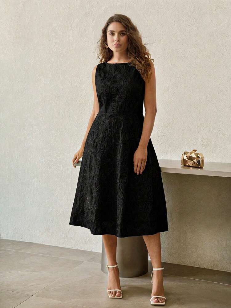 WOMEN'S PLUS TEXTURED ELEGANT SLEEVELESS EMBROIDERED MID-LENGTH DRESS