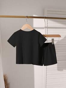 Bộ 8 món cho bé trai in hình bóng rổ, bóng chày, bóng đá, áo thun cổ tròn tay ngắn và quần short, kiểu dáng thường ngày, gồm 1 bộ màu xám, 1 bộ màu xanh dương, 1 bộ màu đỏ và 1 bộ màu đen, thích hợp cho các hoạt động thể thao ngoài trời, mặc hàng ngày, mùa xuân, mùa hè và mùa thu. - Nhiều màu - Xem 6