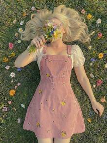 SHEIN MOD Váy yếm thêu hoa nhung kẻ cỡ lớn thu đông có dây đeo có thể điều chỉnh, mặc như váy len - Hồng - Xem 1