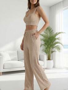 Conjunto de dos piezas de mujer, crop top de tirantes y pantalón largo corte recto pierna ancha fluida tejido ligero , tela texturizada, ajuste cómodo, ideal para looks casuales, playa, vacaciones y outfits relajados día noche casual, urbano, jardín primavera verano - Mocha - Ver 3