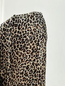 Elamini 棕色豹纹黑色蕾丝拼接蝴蝶结装饰V领泡泡袖修身T恤，甜美可爱休闲复古沙滩日常穿搭，适合春夏穿着 - 棕色 - 查看 6