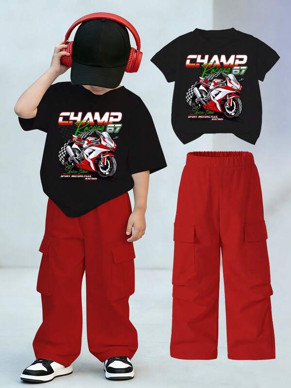 两件套男童休闲套装，黑色摩托车印花短袖上衣+红色口袋工装裤，街头风百搭套装