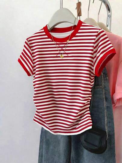 Tween Girls Striped Graphic Print Knit T-Shirt, Casual Red And White Striped Tee Shirt, Suitable For Summer, Personalized T-Shirt, Girl Graphic Tee, Suitable For Spring And Summer, Lightweight And Comfortable, Spring Vibes, Summer Vibes
