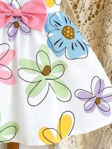 SHEIN 1件，适合6个月至2-3岁女童，甜美活泼/清新森林风，彩色花卉印花+蝴蝶结装饰喇叭袖公主裙，轻盈、活泼、吸睛，适合日常穿着、上学、生日派对、野餐、儿童节、春夏秋季等场合。 - 彩色 - 查看 6