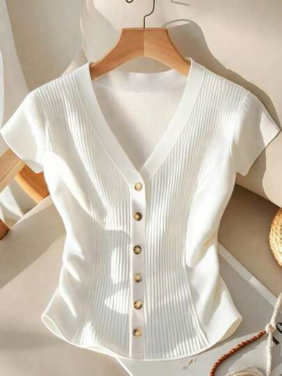 GlowEve Camiseta de mujer de uso diario, trabajo y cena, con cuello en V profundo, manga corta, cintura ceñida, cierre con botón metálico, elegante y romántica, para primavera/verano