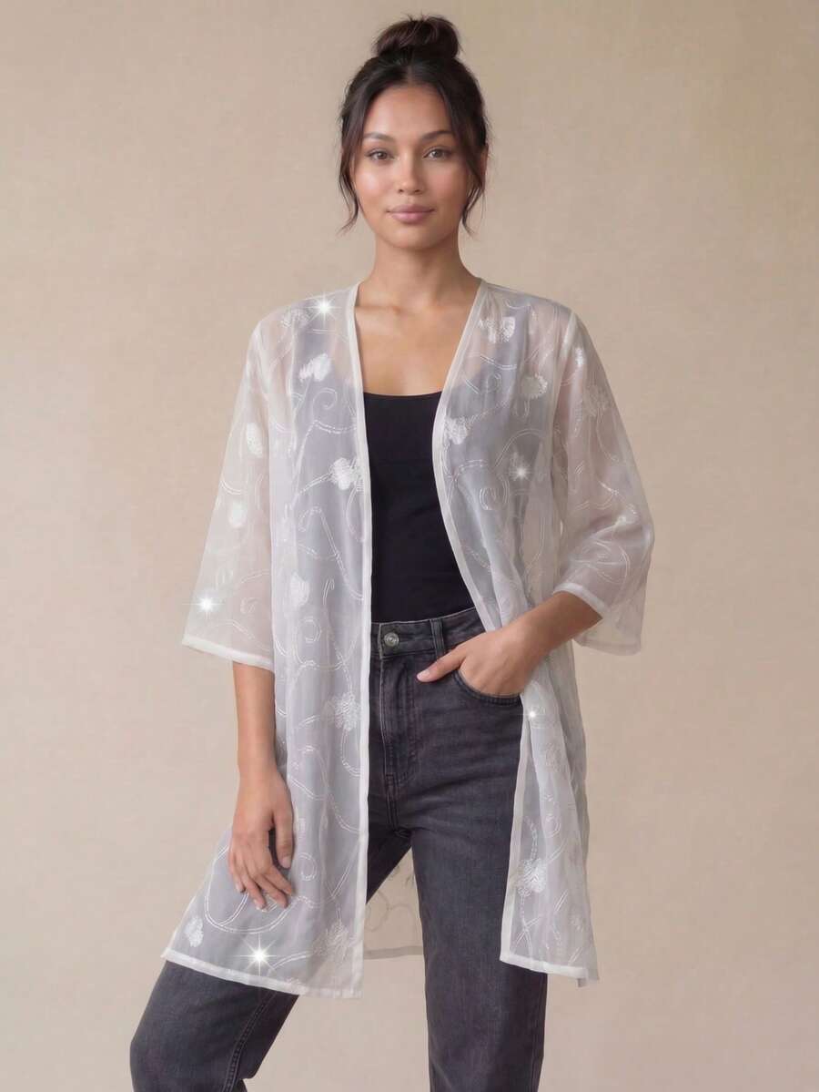 Kimono Blanco Ligero con Diseño Texturizado