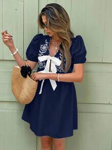 2026 Vestido mini de moda con estampado floral, mangas abullonadas cortas y nudo delantero para mujeres - Azul marino - Ver 6