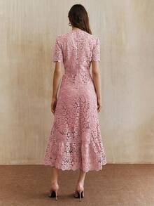 Anewsta Elegantes Spitzen-Patchwork-Kleid mit graziösem rosa Rüschensaum und Kurzarm für Frauen - Pink - Übersicht 7