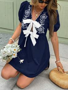 2026 Vestido mini de moda con estampado floral, mangas abullonadas cortas y nudo delantero para mujeres - Azul marino - Ver 8