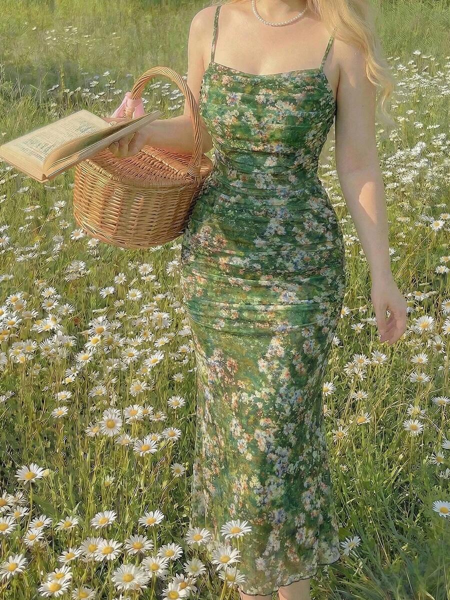 SHEIN MOD 加大码夏季新款丝绒提花镂空网纱吊带裙，浪漫约会度假蕾丝荷叶边修身连衣裙，夏季茶会连衣裙，黑色和酒红色