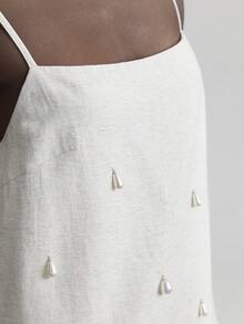 Ontre 2025新款宽松A字白色连衣裙，舒适休闲风格，珍珠装饰，短款吊带裙，适合海滩、度假、波西米亚风、夏季音乐节、西式风格等场合，高品质面料 - 白色 - 查看 5