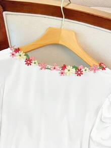 GlowEve CURVE Áo nữ cỡ lớn ôm sát, cổ tròn, tay phồng, họa tiết hoa, áo hoa dễ thương, áo kiểu nữ, áo thêu hoa, trang phục mùa hè cho nữ, áo tay ngắn cho nữ, áo nữ cho mùa hè - trắng - Xem 6