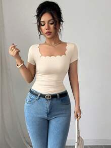 Selianne Nueva camiseta de mujer de manga corta con cuello cuadrado, dobladillo ondulado negro y fruncido lateral, versátil para el verano - Albaricoque - Ver 4
