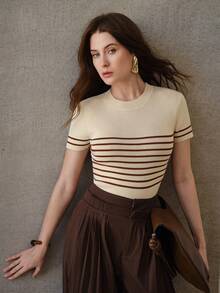 MOTF PREMIUM ÁO LEN NGẮN TAY DÁNG ÔM DÁNG HỌA TIẾT SỌC TƯƠNG PHẢN DÀNH CHO NỮ - Màu be - Xem 1