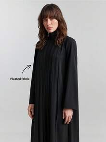 Ontre 2026春夏女士真丝褶皱柔软舒适宽松H字高领长袖连衣裙，前后褶裥设计，现代都市休闲商务通勤高品质机场时尚，优雅O型优美长裙系列 - 黑色 - 查看 3
